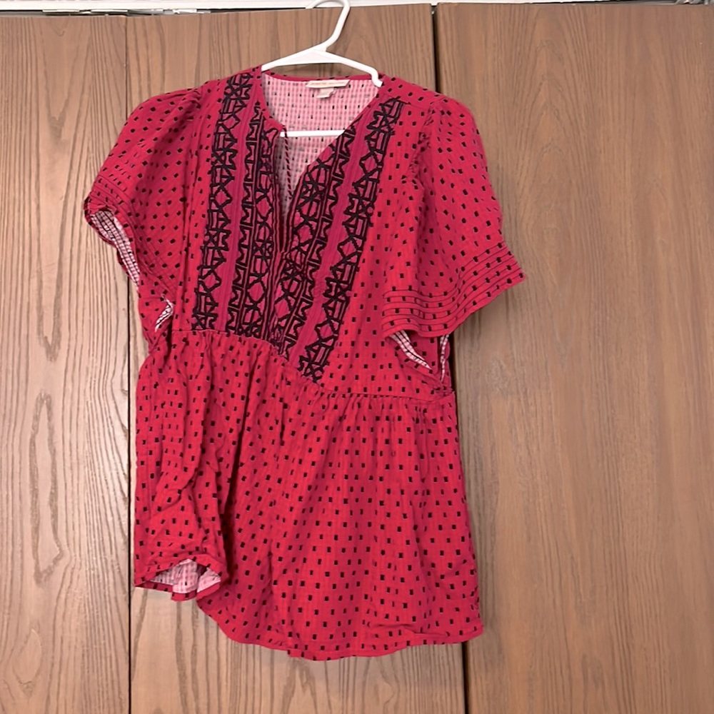 Pink and black womans shirt